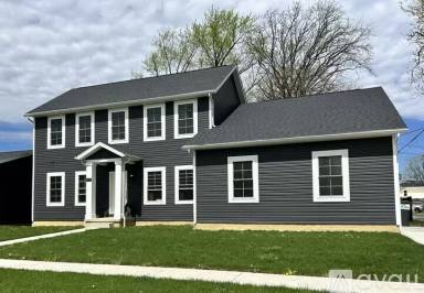 Main picture of 404 2nd St
