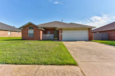 Main picture of 2809 E Lake Dr