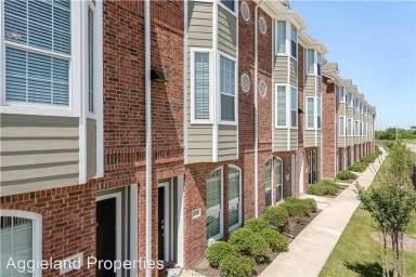 Main picture of Lakeridge Townhomes