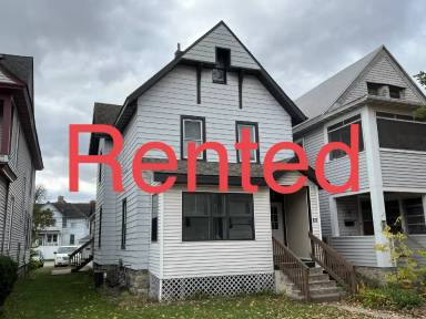 Main picture of 211 W Broadway St