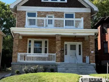 Main picture of 2025 Burnet Ave