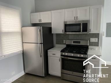 Main picture of 1131 W Madison St