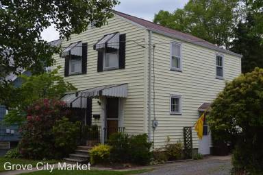 Main picture of 429 W Poplar St