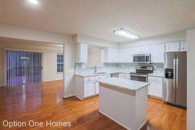 Main picture of 335 Woodland Green Ct