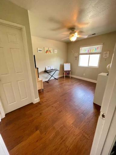 Main picture of 2103 N Vine Cir