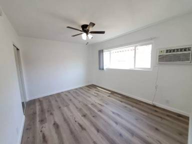 Main picture of 321 S Mariposa Ave