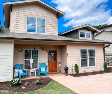 Main picture of 252 Lee Ln