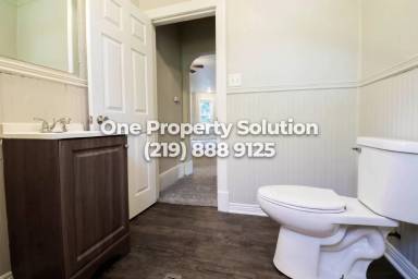 Main picture of 2480 Sullivan St