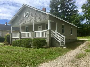 Main picture of 253 Reeves St