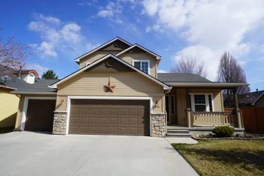 Main picture of 630 S Thornwood Way