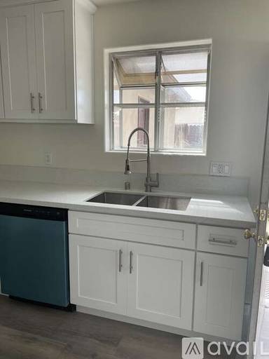 Main picture of 1825 Gramercy Ave