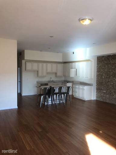 Main picture of 2358 N Clybourn Ave
