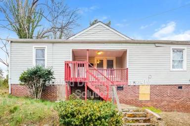 Main picture of 421 E 20th St