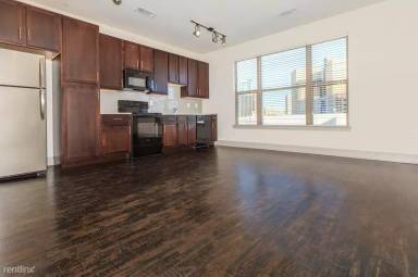 Main picture of 251 W Lancaster Ave