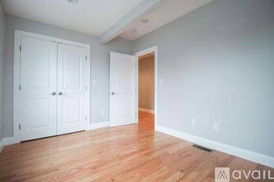 Main picture of 11 Hicks Ave