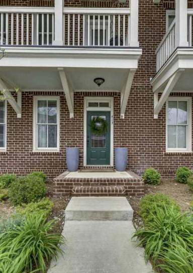 Main picture of 413 Henry Russell St