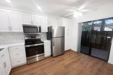 Main picture of 3950 Cocoplum Cir