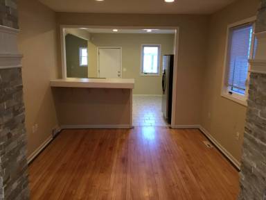 Main picture of 2446 N Holton St