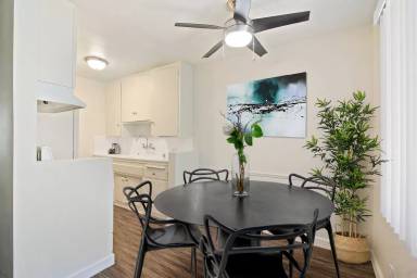 Main picture of Sepulveda Court
