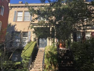 Main picture of 212 1/2 E Gaston St
