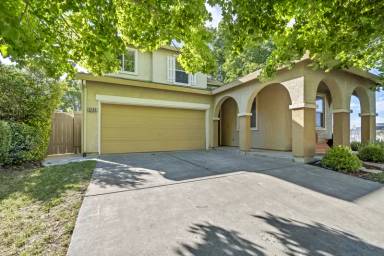 Main picture of 5183 Bissett Way
