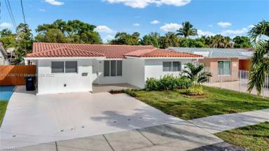 Main picture of 8953 SW 27th St