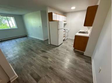 Main picture of 1516 Highway 1 E