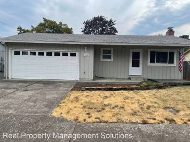 Main picture of 2440 NE Sunrise Ln