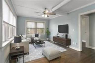 Main picture of 720 W 37th