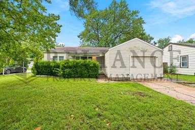 Main picture of 1401 W Calvert St