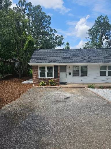 Main picture of 300 N Fairview Ave