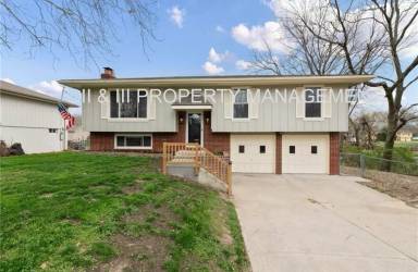 Main picture of 2413 S 16th Ter
