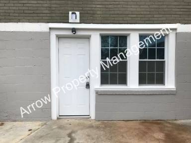Main picture of 906 Granada Ave