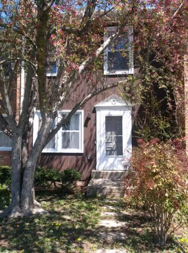 Main picture of 400 N Grove St