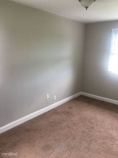 Main picture of 5919 Plumer Ave