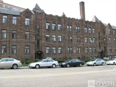 Main picture of 5660 Forward Ave