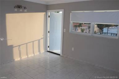 Main picture of 801 Meridian Ave