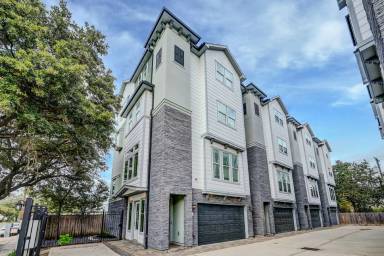 Main picture of 916 Yale St