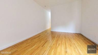 Main picture of 233 E 81st St