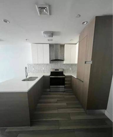 Main picture of 2442 Ocean Ave Residence