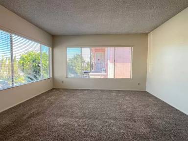 Main picture of 743 W 21st St