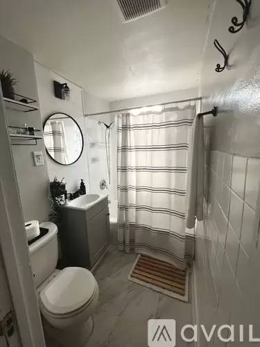 Main picture of 2901 W Bottsford Ave