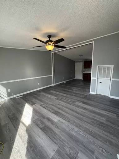 Main picture of 122 Oak St