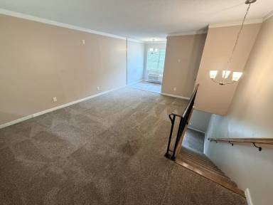 Main picture of 925 Shallowford Rd