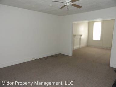 Main picture of 239 E Poplar St