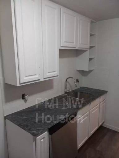 Main picture of 2681 Gessner Rd