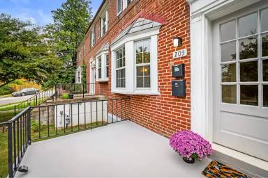 Main picture of 205 Westowne Rd