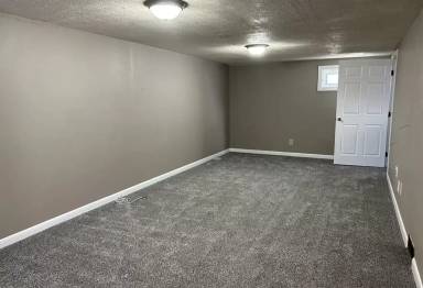 Main picture of 33 Marshall Dr