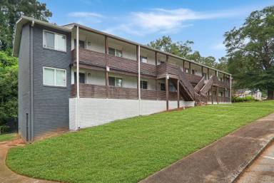 Main picture of 2124 Park Ter