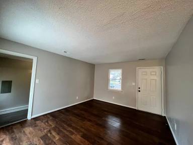Main picture of 6817 Cedarwood Ct